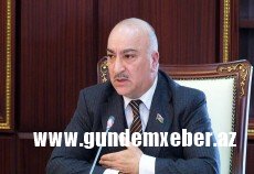 DEPUTAT YENƏ MAAŞININ AZLIĞINDAN GİLEYLƏNDİ - Tahir Kərimli: "Müavinət vəzifə maaşı ilə əvəz olunsun"