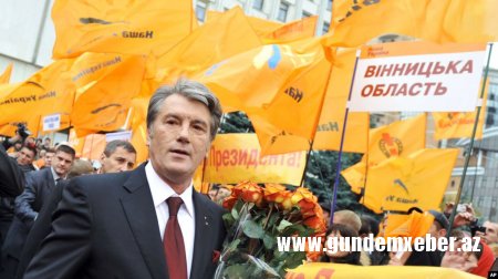 Viktor Yuşenko hakimiyyətdən sui-istifadə və dövlət mülkiyyətini mənimsəməkdə şübhəli bilinir