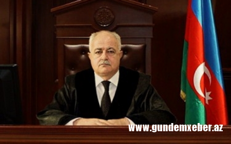 Azərbaycanda hakim tələbə yoldaşının işinə baxmaqdan imtina etdi