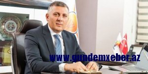 Davudoğlunun “sağ qolu” AKP-dən istefa verib