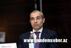 Azərbaycanın yeni İqtisadiyyat naziri kollektivə təqdim olunub