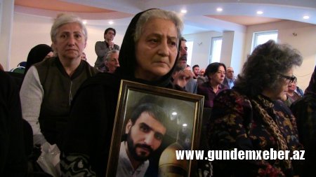 Hüquq müdafiəçiləri saxlanma yerlərində işgəncələri pisləyiblər 