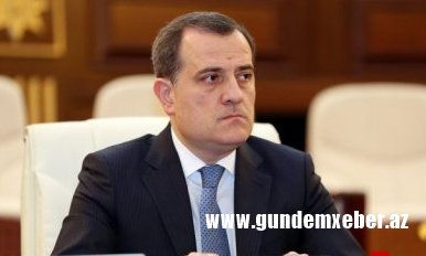 Nazirlik Bərdə təhsil müdirinin “ömrünü” niyə uzatdı?