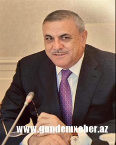 “Bu, niyə çıxıb getmir, qolundakı saatı satsa...“ - Jurnalistlər İmamverdi İsmayılovu “topa tutdular“