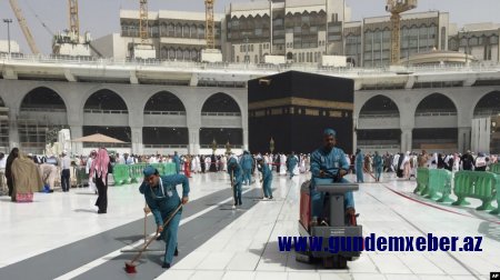 Səudiyyə Ərəbistanı koronavirusa görə Məkkəyə ziyarətləri qadağan edir