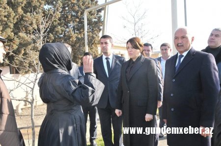 Abşeronda iki qəsəbəni birləşdirən yol yenidən qurulur – Başçı əraziyə gəldi (FOTOLAR)