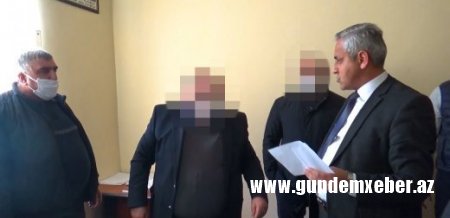 Bələdiyyə sədri saxta arayışlar satan zaman xidməti otağında saxlanıldı - Əməliyyat/Foto