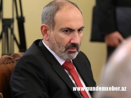 Paşinyan Kremli Makrona dəyişir