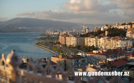 İzmirdə zəlzələ olub