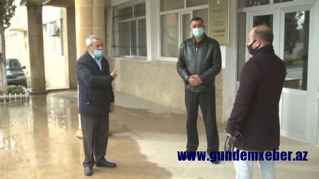 Abşeronda məktəbin keçmiş gözətçisi direktor müavinini döyüb - VİDEO
