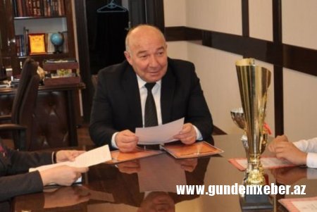 Beyləqanda şəhid atası icra başçısının verdiyi 300 manatı geri qaytardı – NARAZILIQ