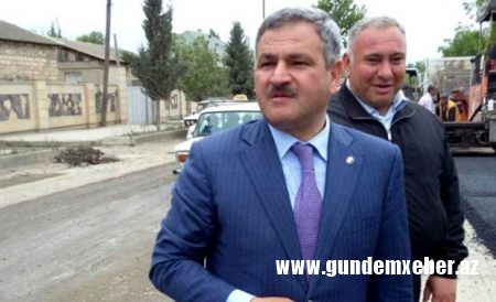 İcra başçısı Şuşa fatehinə qadın paltarı bağışladı