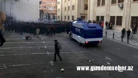 Müxalifət tərəfdarları ilə polis arasında qarşıdurma olub