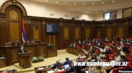 Erməni deputat: "Mənim ağlıma gəlməzdi ki, bu zal bir gün məğlubiyyətə əl çalacaq"