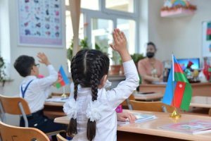 Baş nazir yeni tədris ilinin başlaması ilə bağlı qərar verdi