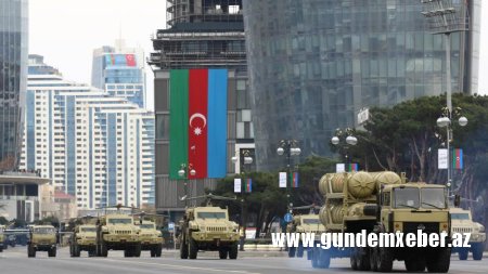 Zəfər paradından 1 il ötür