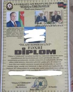 Özünü Allahşükür Paşazadənin qohumu kimi təqdim edən `jurnalist`in QƏBİRSTANLIQ OVU - FİLM KİMİ OLAY