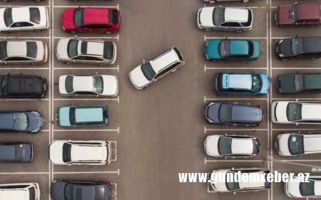Azərbaycanda avtomobillərin parklanması müddəti 48 saata qədər uzadılır