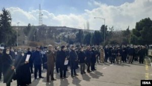 Təbriz Universitetinin müəllimləri piket keçirib