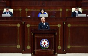Baş nazirdən deputatlar qarşısında vəd: - maliyyə böhranı Azərbaycanı "vurmayacaq"