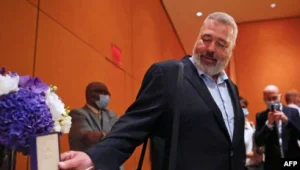 Rusiyalı jurnalist ukraynalı uşaqlara kömək üçün Nobel Mükafatını hərrac vasitəsi ilə 103.5 milyon dollara satıb