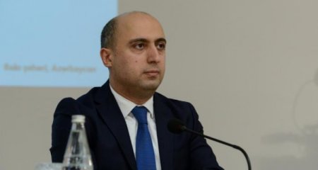Prezidentin portreti 495 manata məktəblərə verilir – “Elm” və “Təhsil” Nazirliyində korrupsiya var?