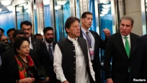 Pakistan məhkəməsi ölkənin keçmiş Baş naziri Xanın həbsinə qadağa qoyub