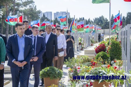 Şəhid məzarlarından Türkiyə bayraqlarını kim(lər) yığışdırıb? – MN susur, ekspertlər “araşdırılsın” deyir
