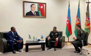 Azərbaycanın müdafiə naziri ruandalı həmkarı ilə görüşüb - Foto