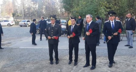 Baş prokuror Kamran Əliyev Gəncədə raket atəşinə tutulan əraziyə baş çəkib - Yenilənib