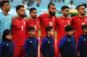 Himni oxumamağın cəzası: Hökumətə etiraz edən futbolçular həbs olunacaq