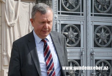 Rusiya Estoniya səfirini ölkədən qovur