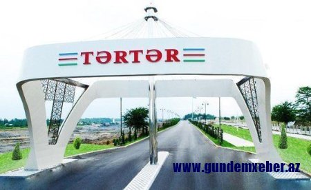 İcra başçısı müavininin təpiklə vurduğu fəhlədən üzr istədi