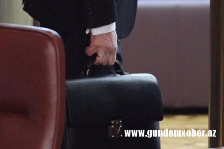 Gömrük Komitəsinin rüşvətdə günahlandırılan sabiq vəzifəli şəxsi bəraət istəyir