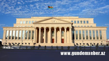 İpoteka vəsaitlərini mənimsəyən sabiq bank işçisi Ali Məhkəməyə müraciət etdi