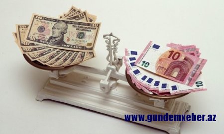 Dollar ucuzlaşdı