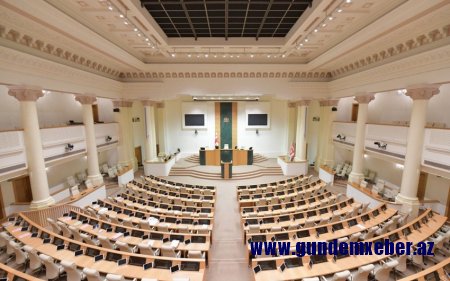 Gürcüstan parlamentində təhlükəsizlik gücləndirilib