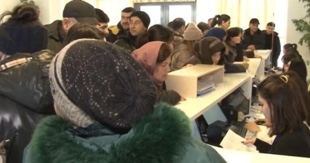 Xəstəxanalarda PROBLEM - Vətəndaş saatlarla gözləyir, sistem isə hələ də hazır deyil