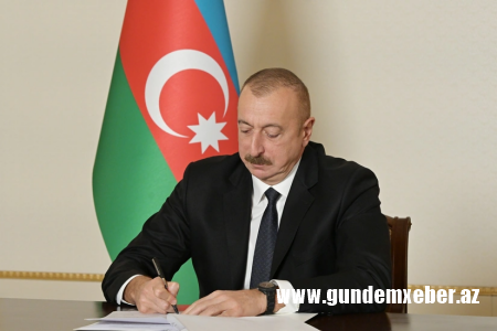 Prezident bir qrup şəxsi təltif etdi
