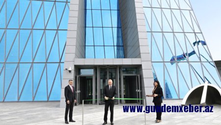 Prezident Mərkəzi Bankın yeni binasının açılışında iştirak etdi
