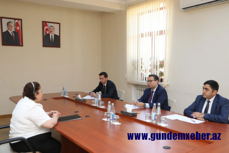 Elm, təhsil və insan resursları şöbəsinin müdiri Fərid Nəcəfov Qaxda vətəndaşlarla görüşüb