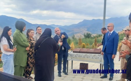 Şuşanın Kiçik Qaladərəsi kəndinə köçən 11 ailəyə mənzillərin açarları təqdim edilib