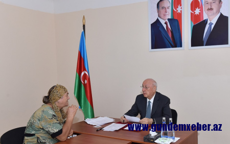 Zakir Fərəcov vətəndaş müraciətlərini diqqətdə saxlayır