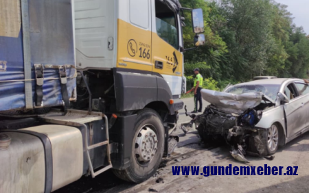 Şabranda "Hyundai" yük maşınına çırpıldı - Ər-arvad öldü