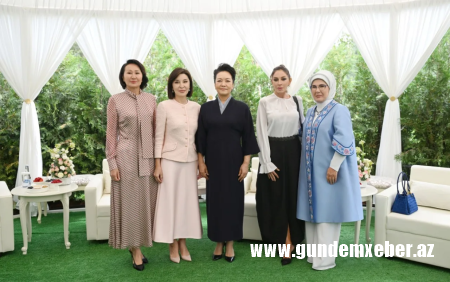 Beş ölkənin birinci xanımları Bişkekdə əl işləri sərgisini ziyarət etdi
